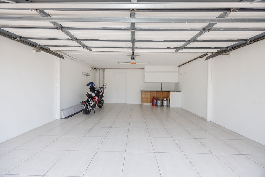 3 Bedroom Property for Sale in Lagoon Beach Western Cape